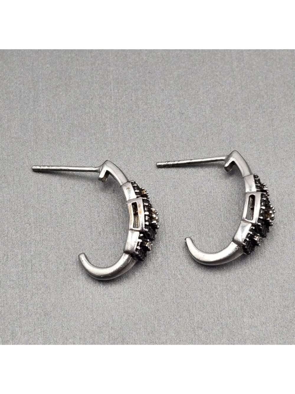Modernist Sterling Silver Black Rhinestone Half Hoop Post Earrings Basket Settin - Picture 4 of 9